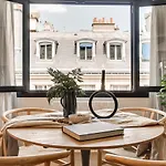 Font - 1 Et Balcon A Opera