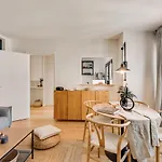 Font - 1 Et Balcon A Opera Париж