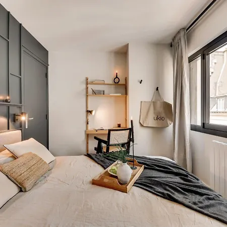 Font - 1 Et Balcon A Opera Apartment *