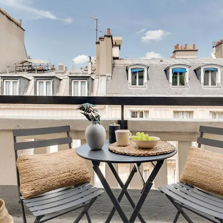 Font - 1 Et Balcon A Opera